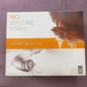 NIB Clarisonic Pro Skin Care system 4 speeds gray